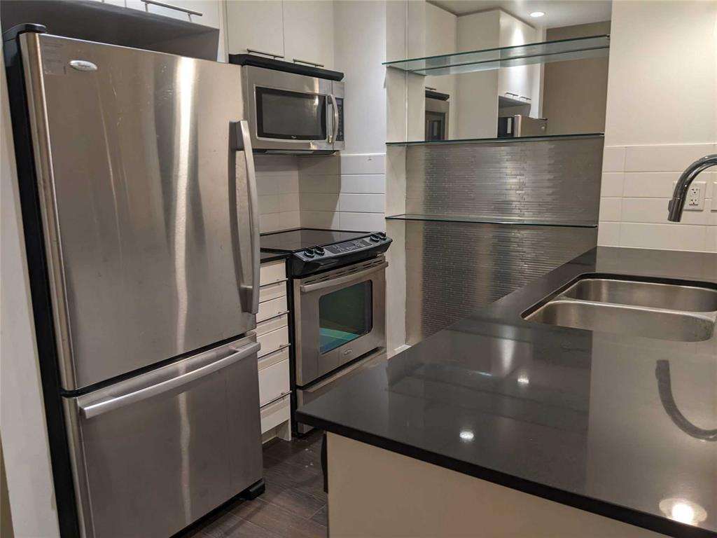 100 Harrison Garden Blvd Toronto North York - Kitchen