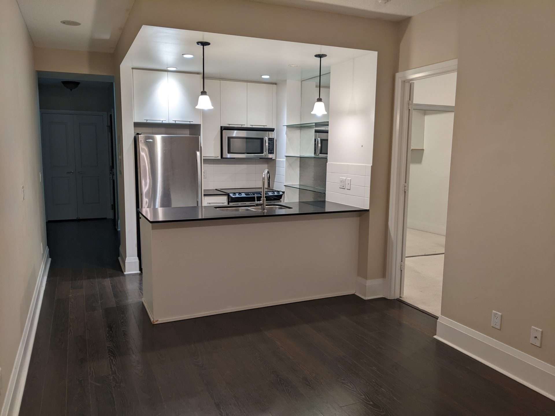 100 Harrison Gardens Blvd Toronto North York - Living / Dinning Over looking Kitchen