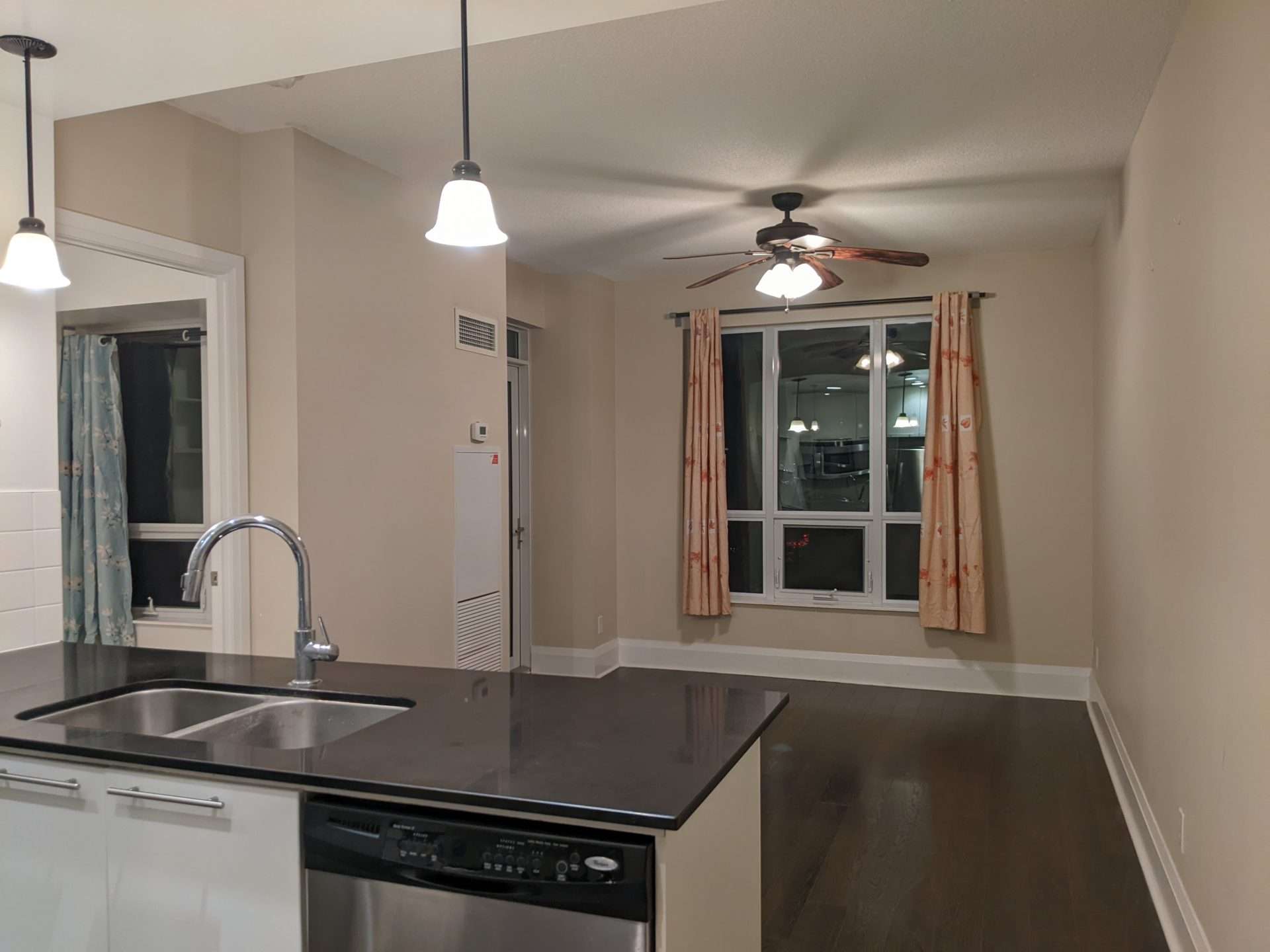 100 Harrison Gardens Blvd Toronto North York - Kitchen Over looking Living / Dinning